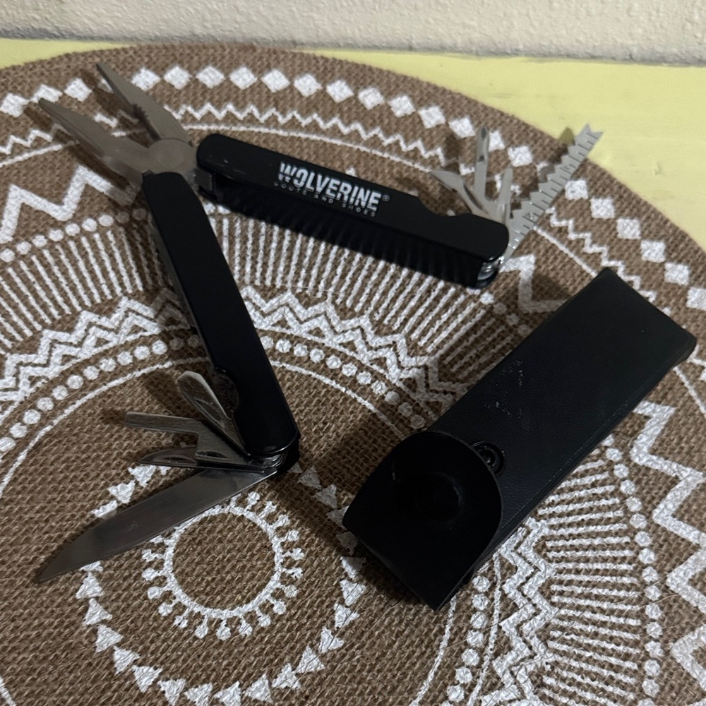 Wolverine Gore-Tex Fabric Black Multi-Tool Kit with holder